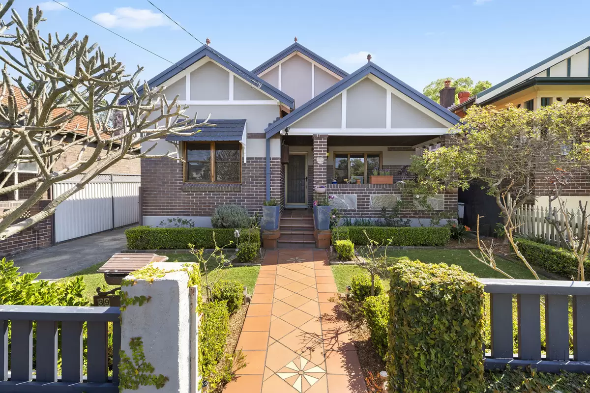 39 Beresford Avenue, Croydon Park Sold by Rich & Oliva - image 1