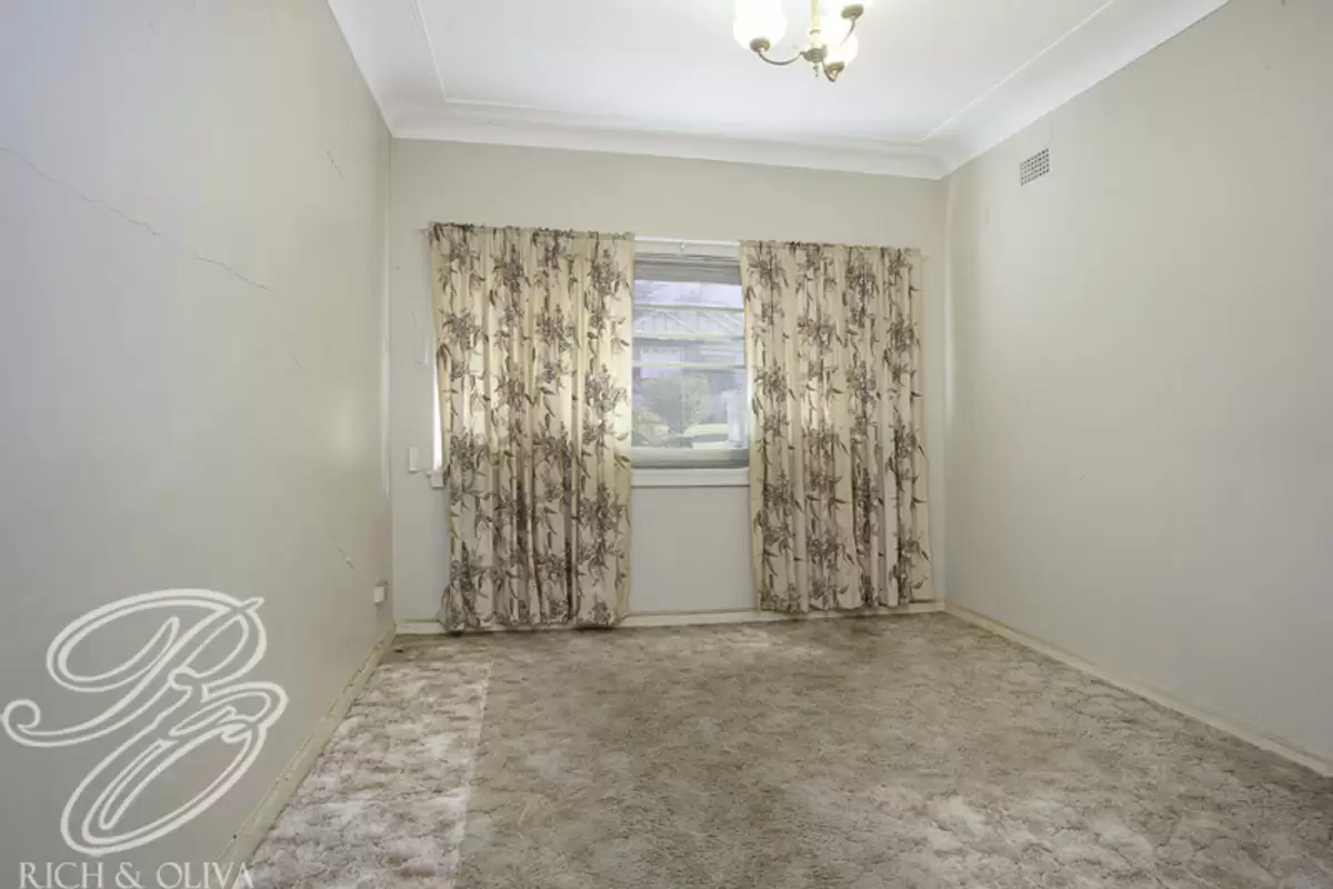 8 Badminton Road, Croydon Sold by Rich & Oliva - image 5