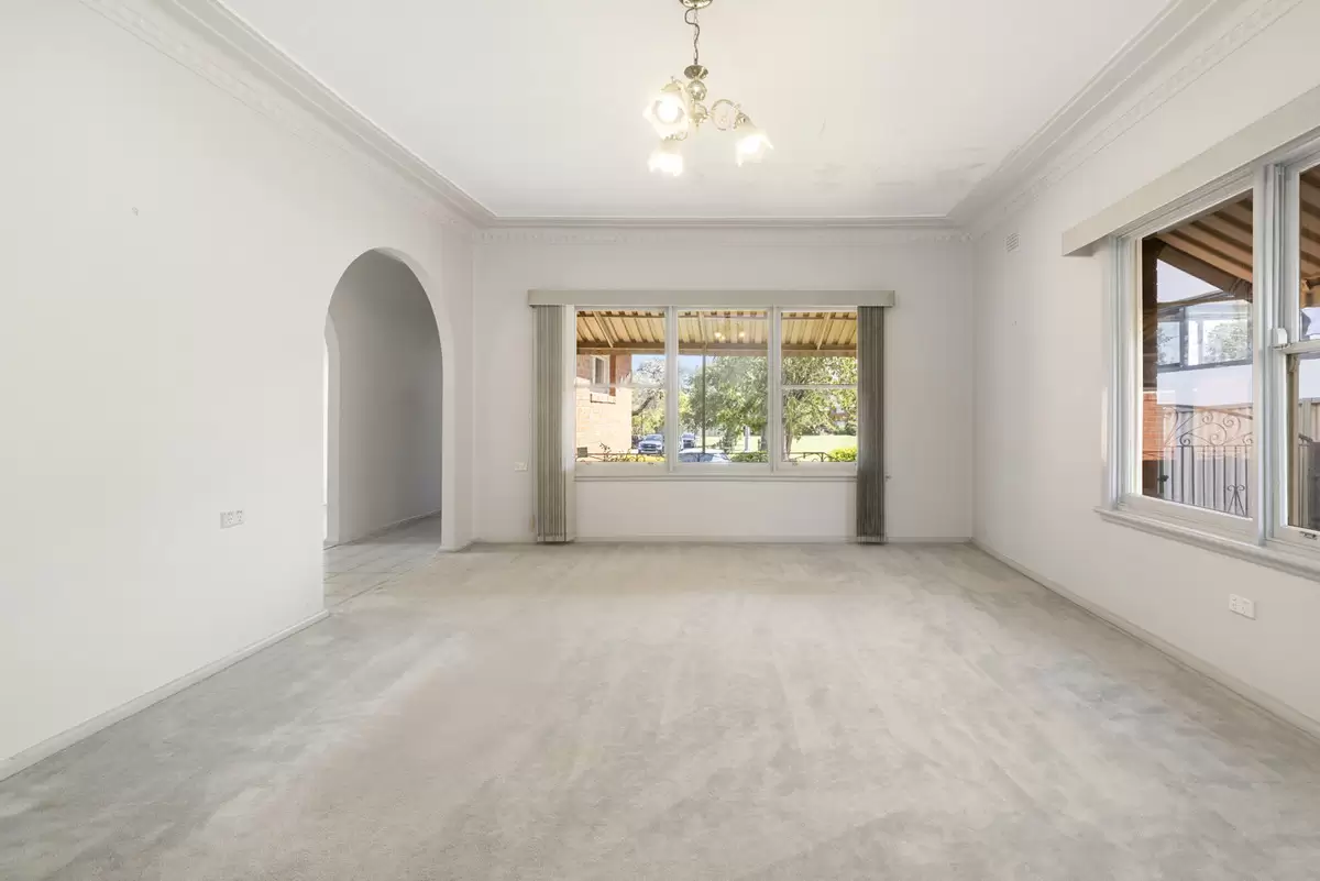 14 Rhonda Place, Concord Sold by Rich & Oliva - image 2