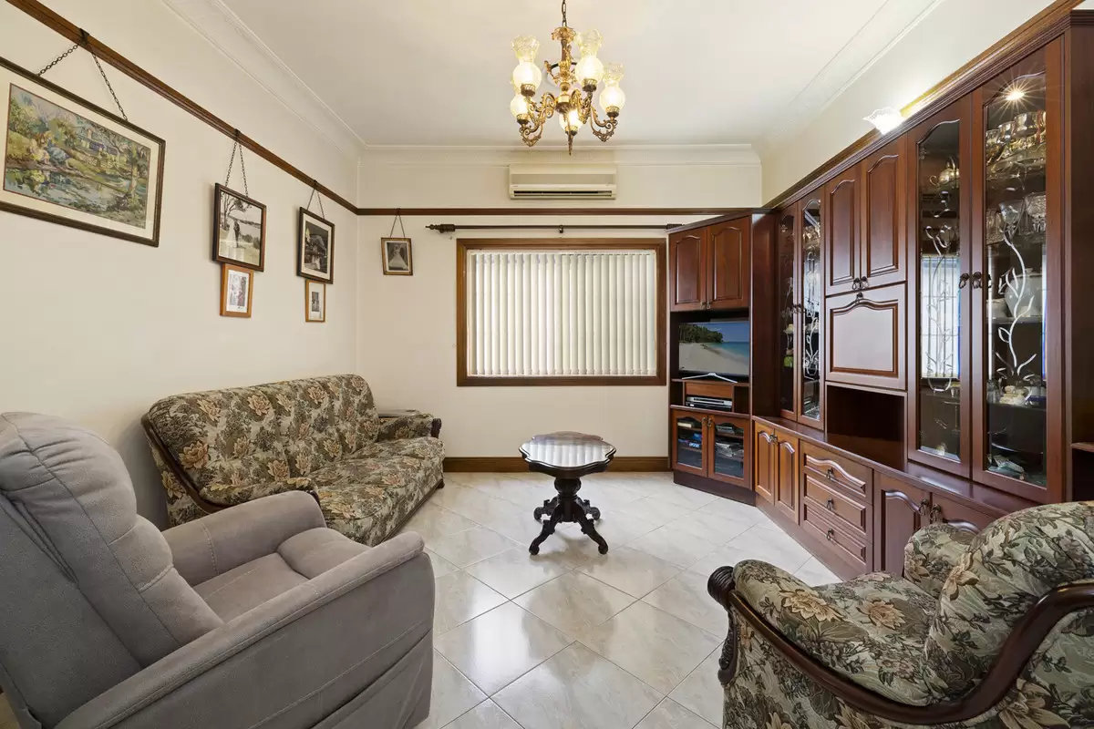 7 Burns Street, Croydon Sold by Rich & Oliva - image 4
