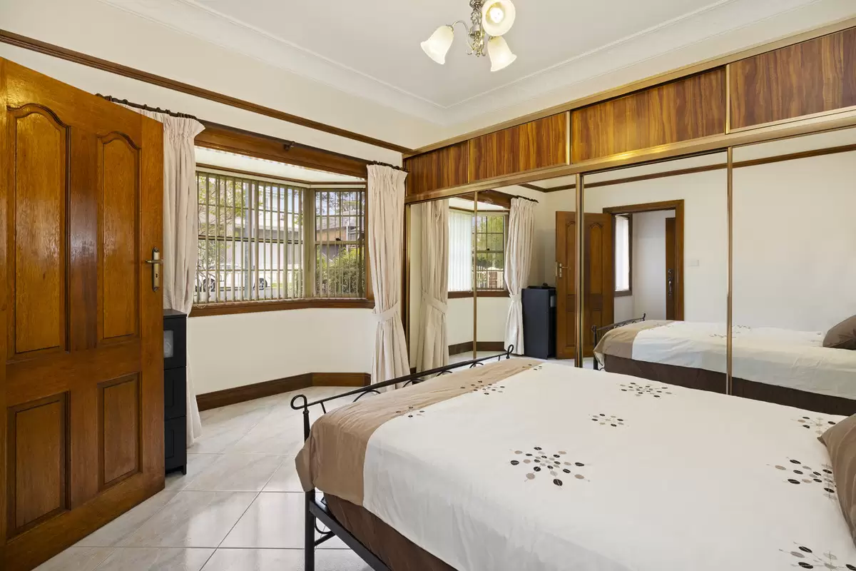 7 Burns Street, Croydon Sold by Rich & Oliva - image 2