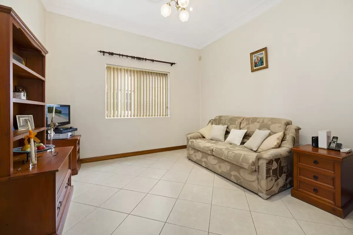 7 Burns Street, Croydon Sold by Rich & Oliva - image 6