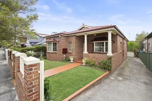 7 Burns Street, Croydon Sold by Rich & Oliva