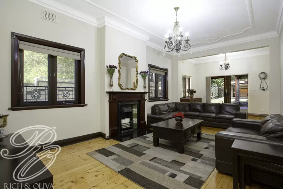 14 Wychbury Avenue, Croydon Sold by Rich & Oliva - image 2