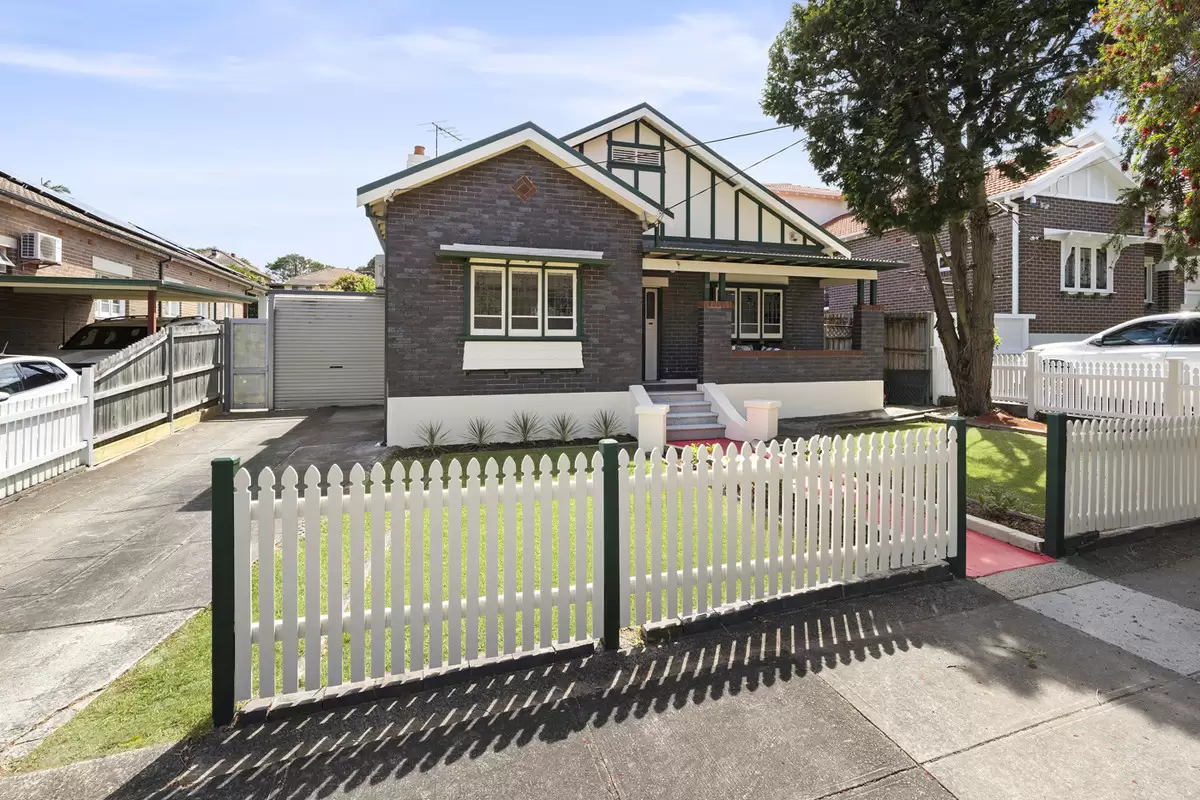 39 Melville Street, Ashbury Sold by Rich & Oliva - image 2