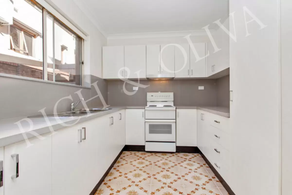 2/7 Brunswick Parade, Ashfield Leased by Rich & Oliva - image 2