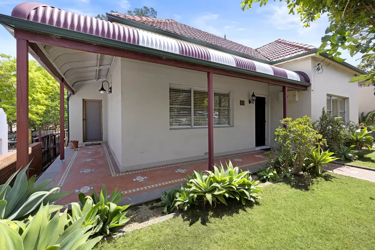 48 Railway Street, Petersham Sold by Rich & Oliva - image 2