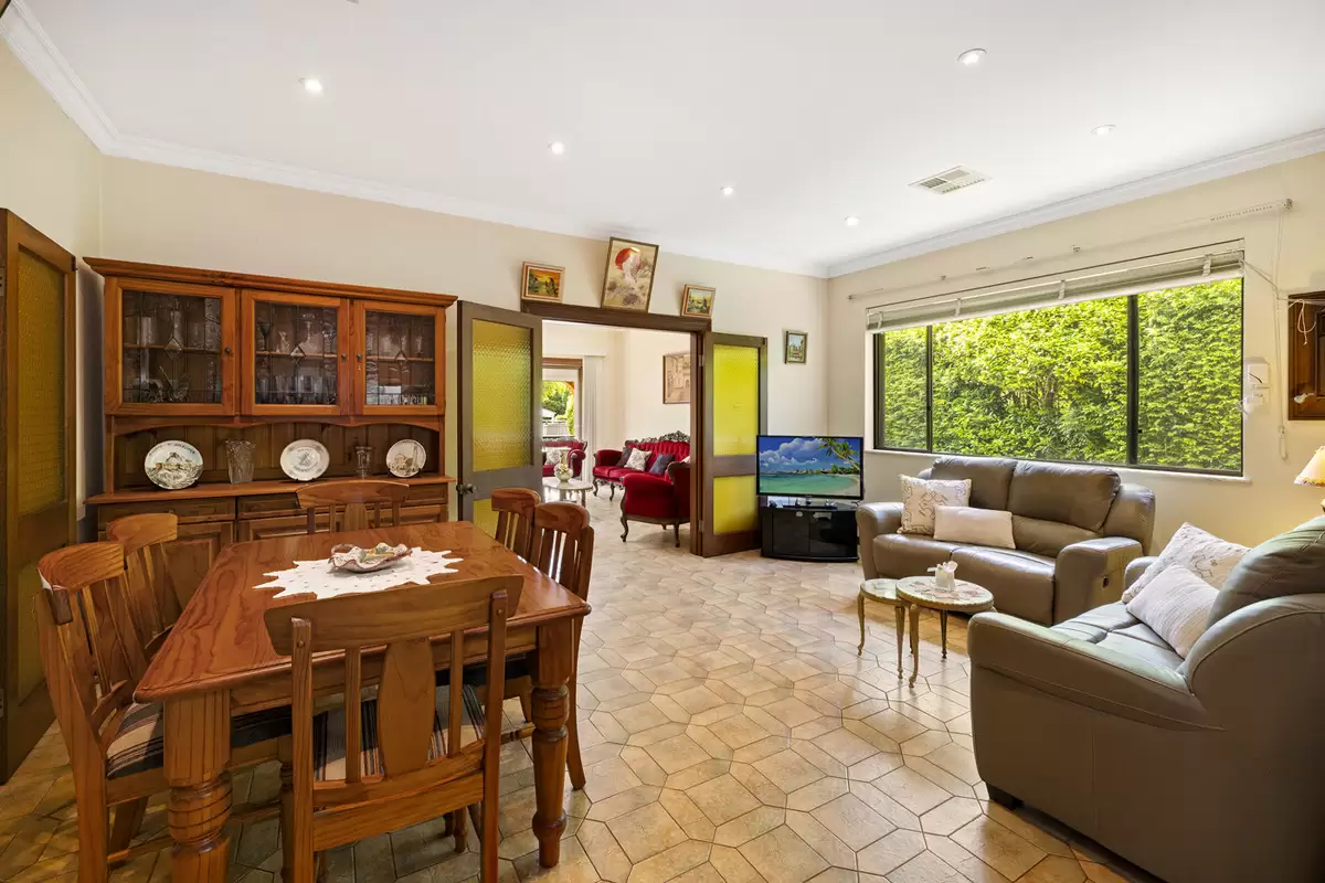 2 Lea Street, Croydon Sold by Rich & Oliva - image 5