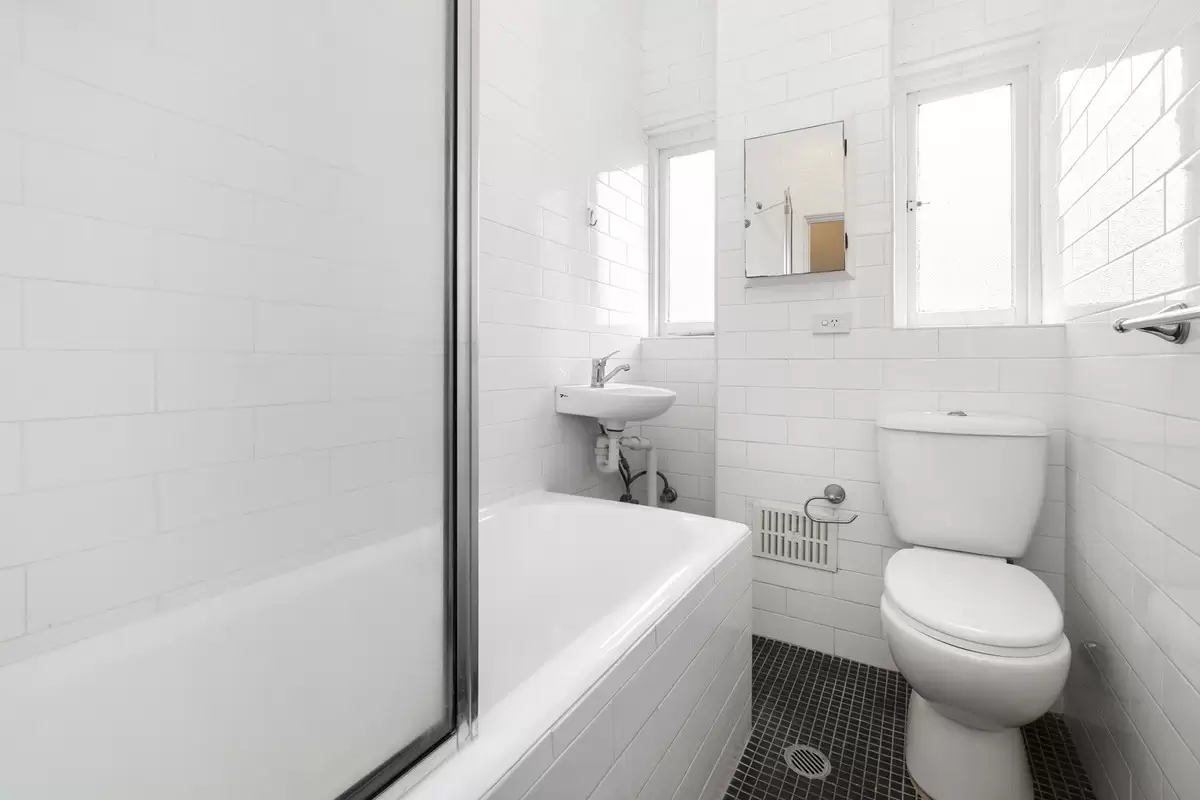 4/215-217 Stanmore Road, Stanmore Leased by Rich & Oliva - image 6