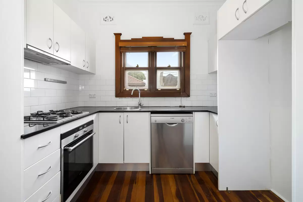 4/215-217 Stanmore Road, Stanmore Leased by Rich & Oliva - image 5