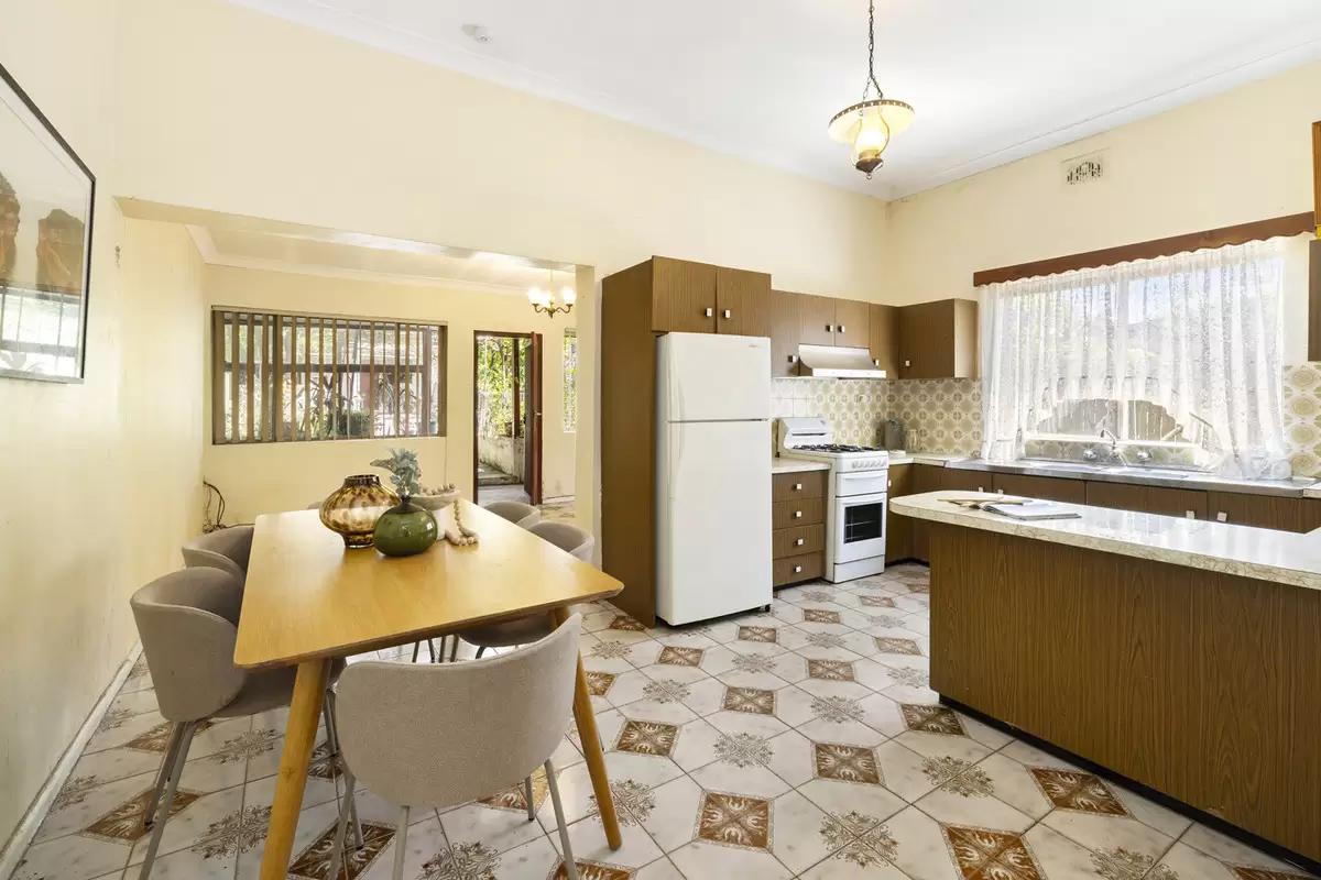110 Melford Street, Hurlstone Park Sold by Rich & Oliva - image 6