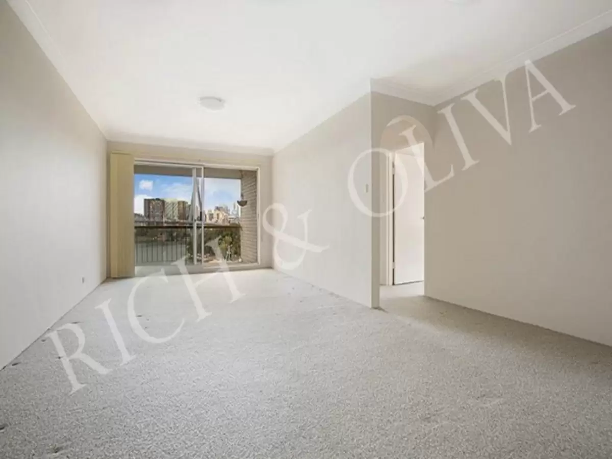 11/451 Glebe Point Rd., Glebe Leased by Rich & Oliva - image 2