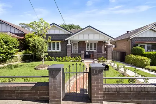 8 Rostherne Avenue, Croydon Sold by Rich & Oliva