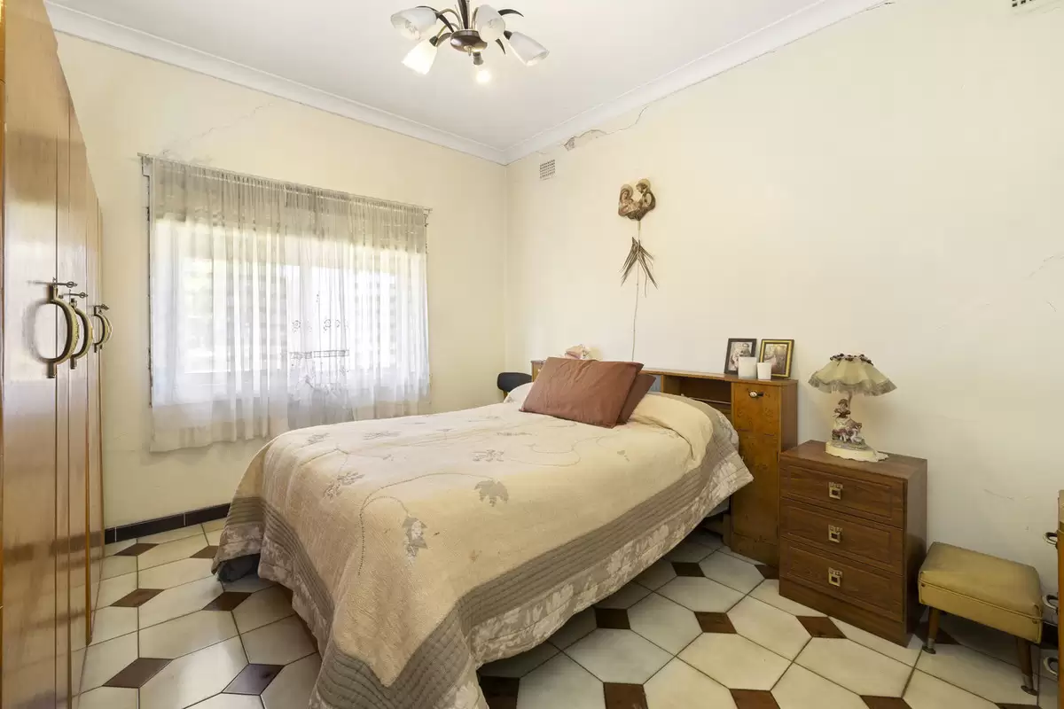 129 Coronation Parade, Strathfield South Sold by Rich & Oliva - image 3