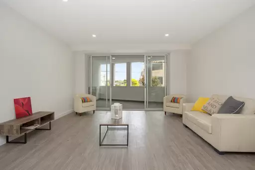 6/407 Illawarra Road, Marrickville Leased by Rich & Oliva