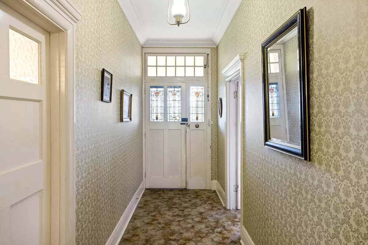 11 Badminton Road, Croydon Sold by Rich & Oliva - image 4