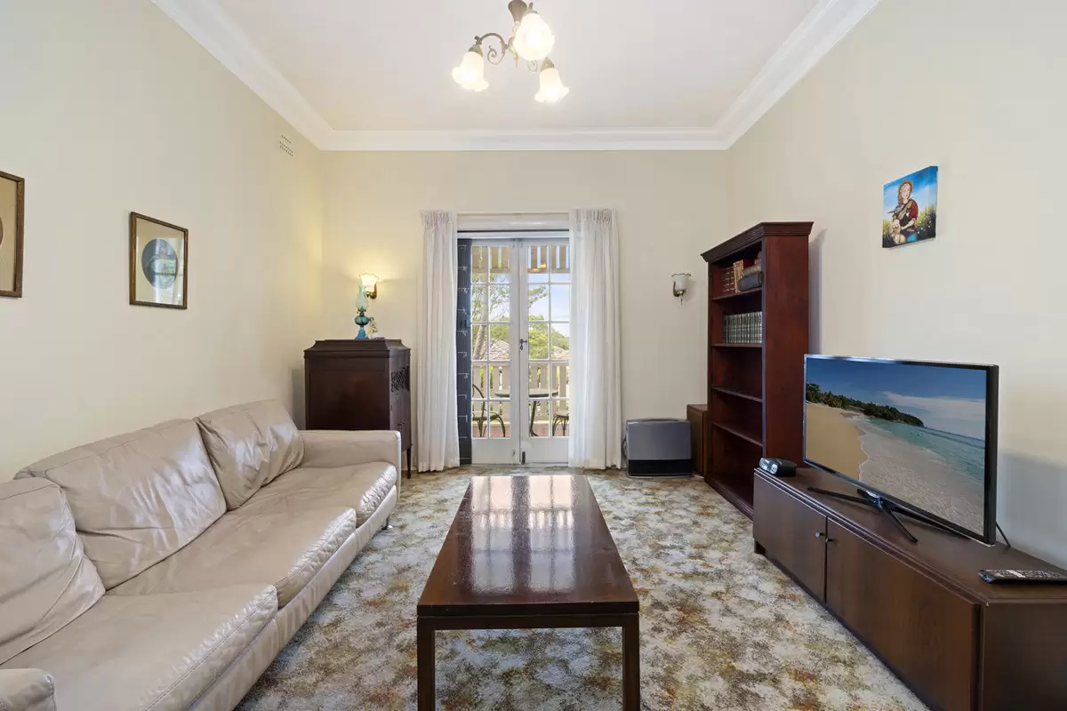 11 Badminton Road, Croydon Sold by Rich & Oliva - image 12