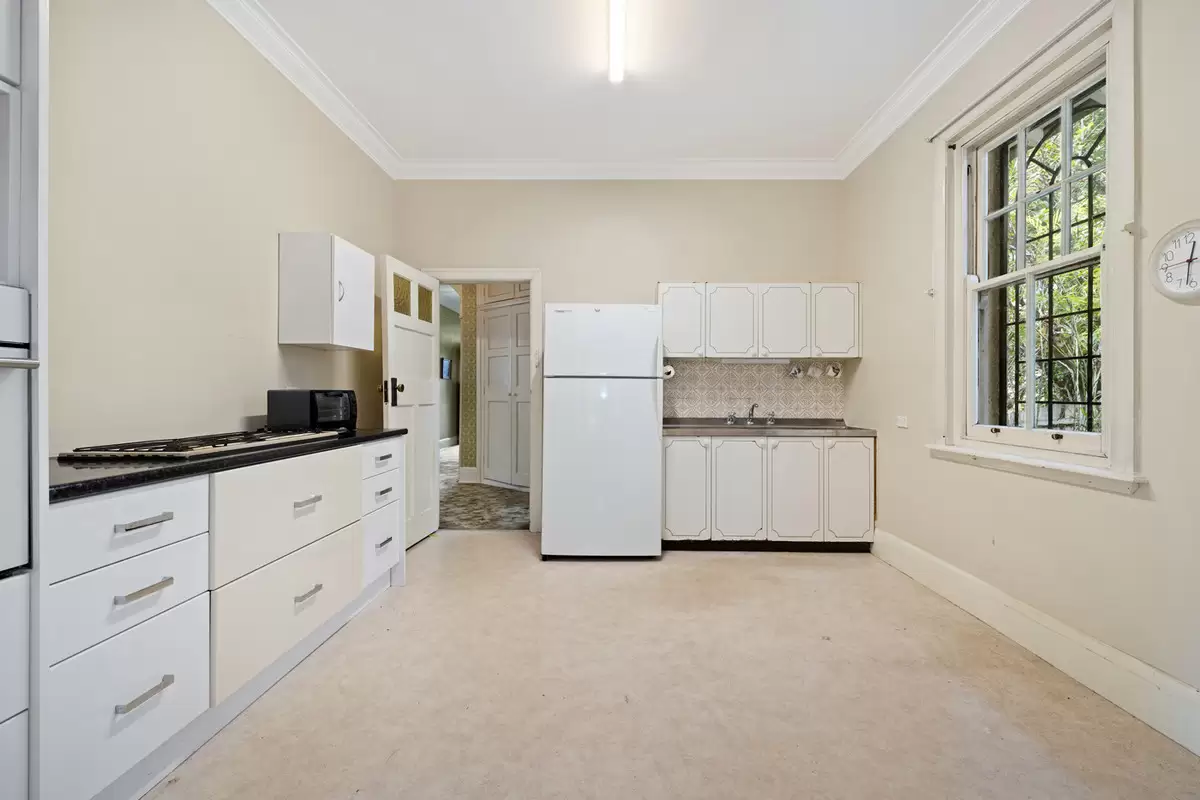 11 Badminton Road, Croydon Sold by Rich & Oliva - image 9