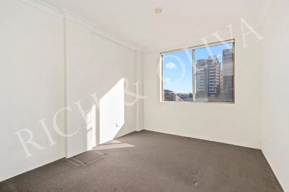 34/11 - 17 Burleigh Street, Burwood Leased by Rich & Oliva - image 6