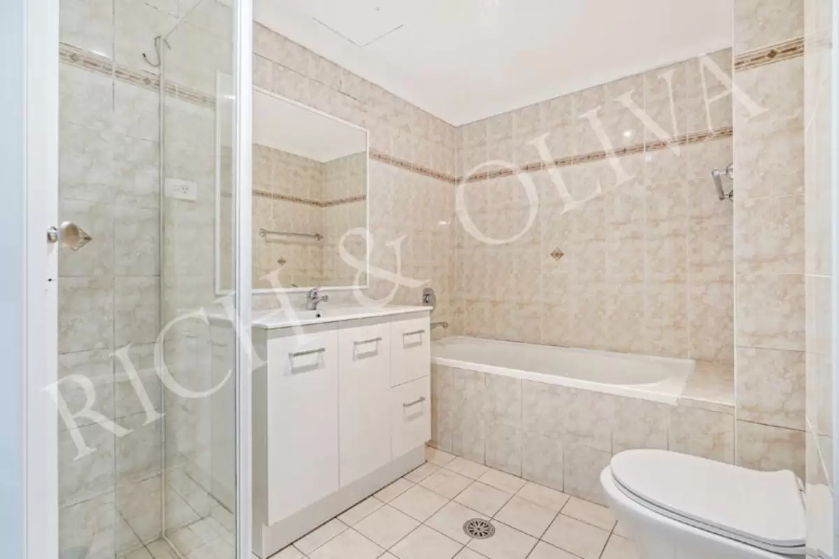 34/11 - 17 Burleigh Street, Burwood Leased by Rich & Oliva - image 4