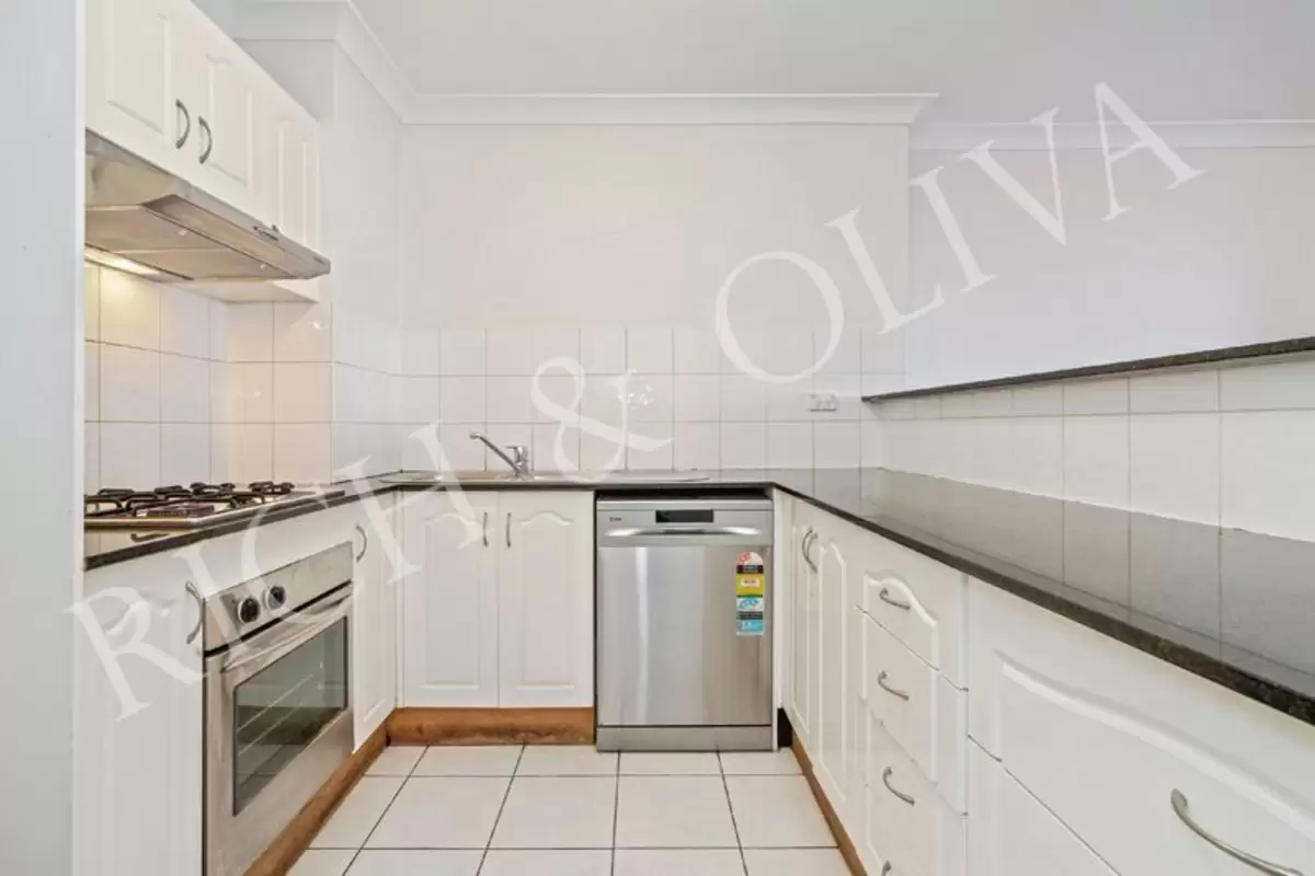 34/11 - 17 Burleigh Street, Burwood Leased by Rich & Oliva - image 3