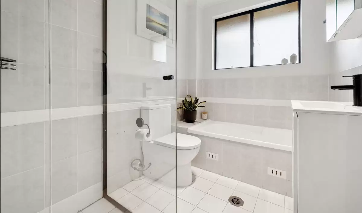 35/4-6 Dellwood Street, Bankstown Leased by Rich & Oliva - image 4
