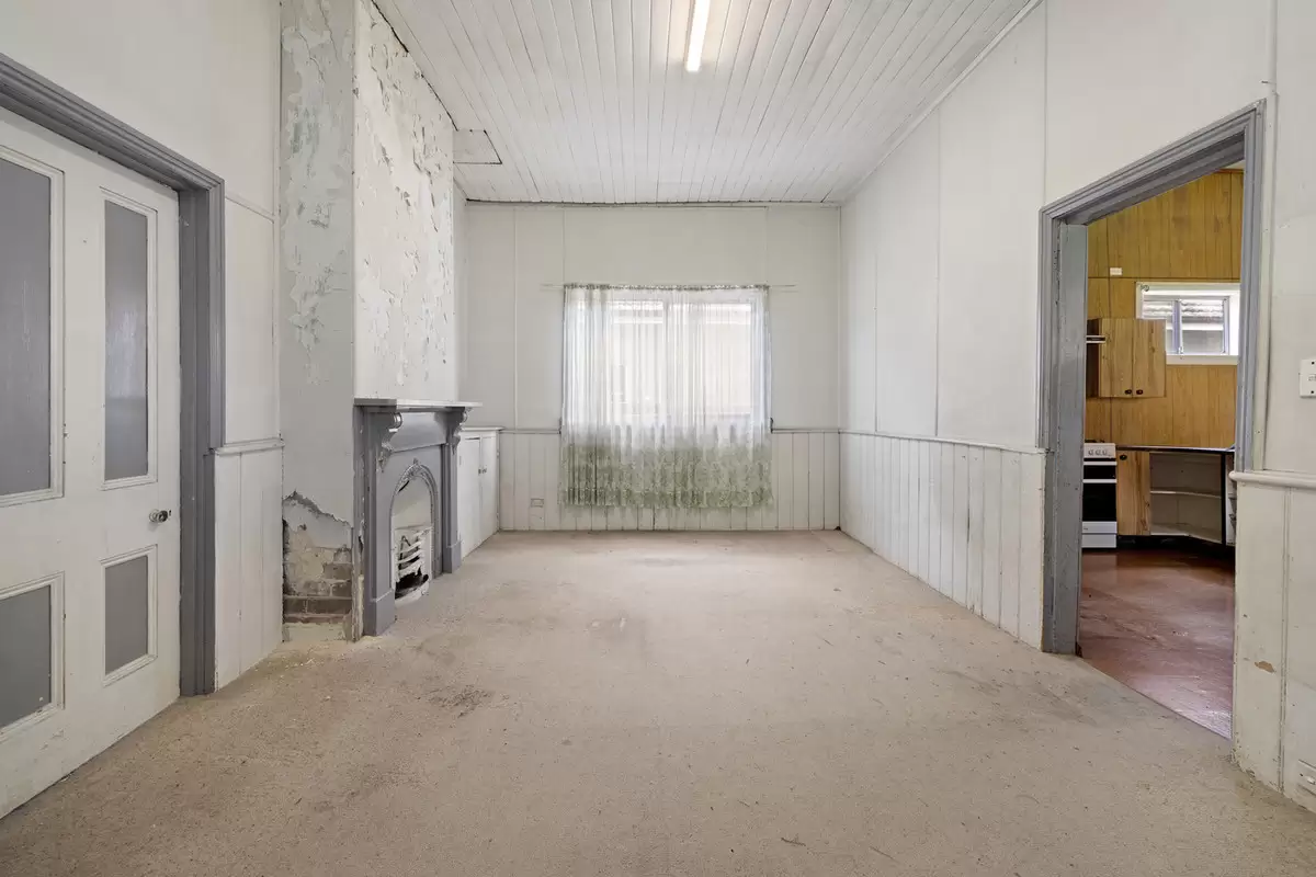 57 Thomas Street, Croydon Sold by Rich & Oliva - image 5