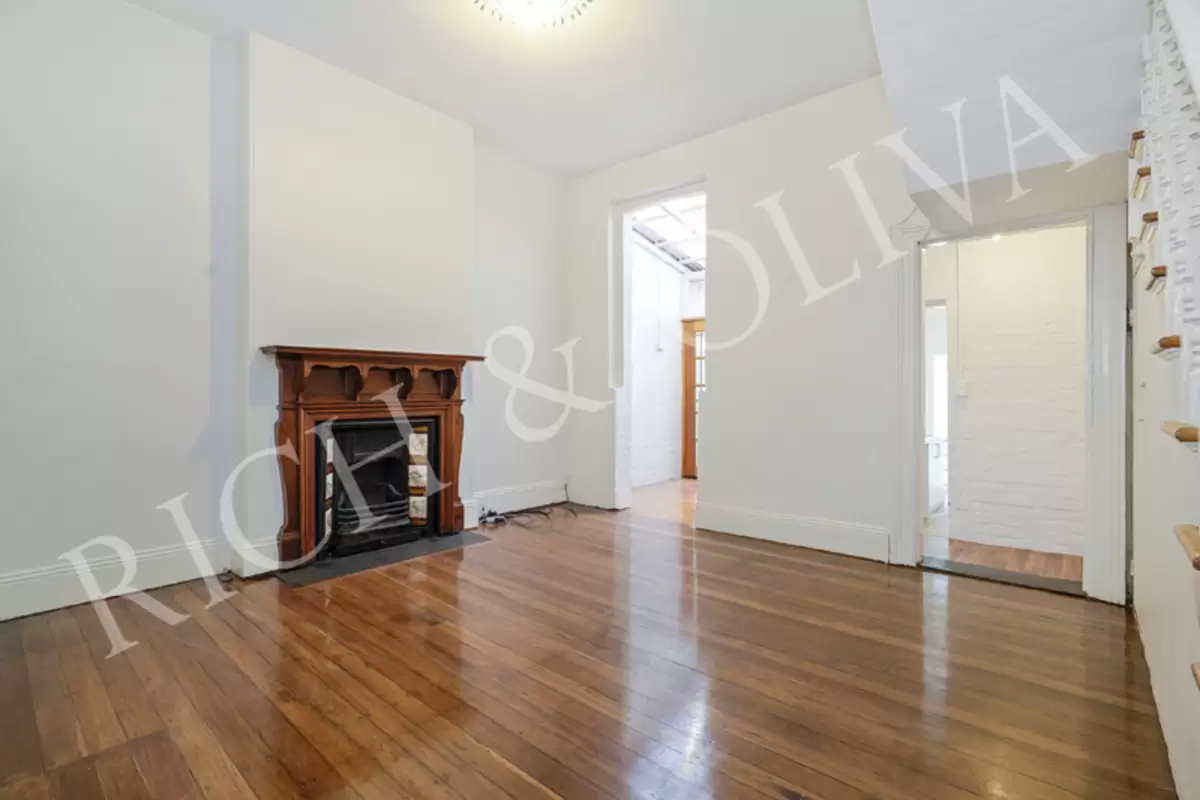 135 Glebe Street, Glebe Leased by Rich & Oliva - image 2