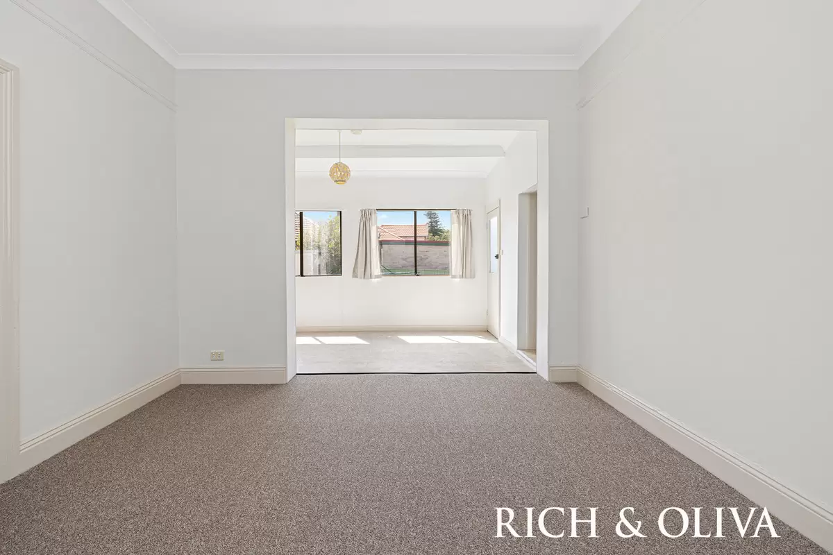 8 Tahlee St (rear), Burwood Leased by Rich & Oliva - image 2