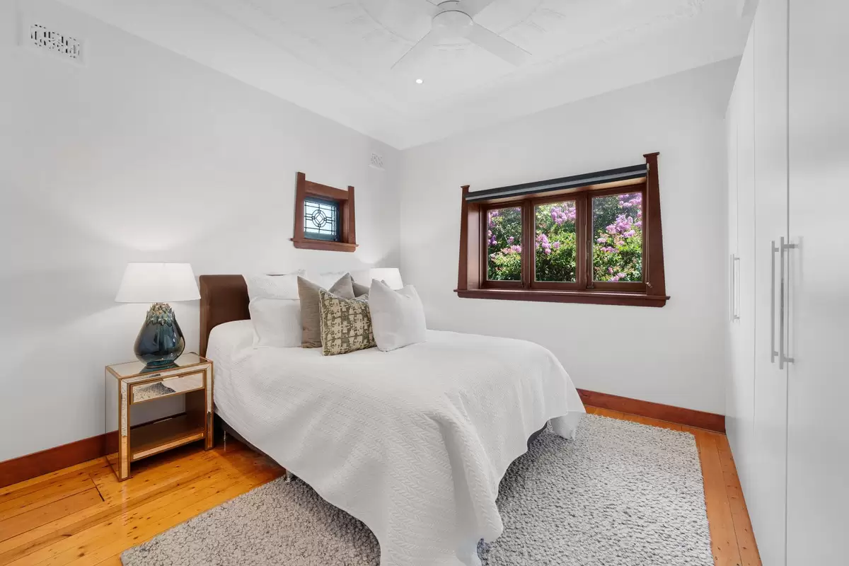 10 Trevenar Street, Ashbury Sold by Rich & Oliva - image 2