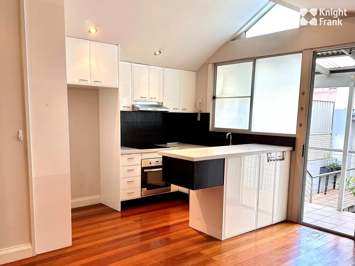 2/117 New Canterbury Road, Petersham Leased by Rich & Oliva - image 1