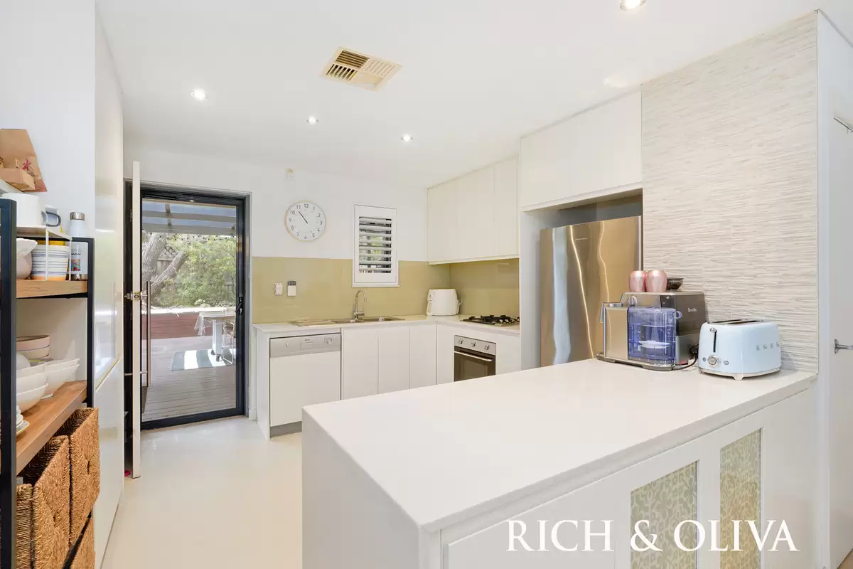13/16 Brunswick Parade, Ashfield Leased by Rich & Oliva - image 4