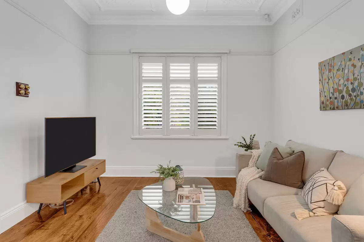 38 Kenilworth Street, Croydon Sold by Rich & Oliva - image 7