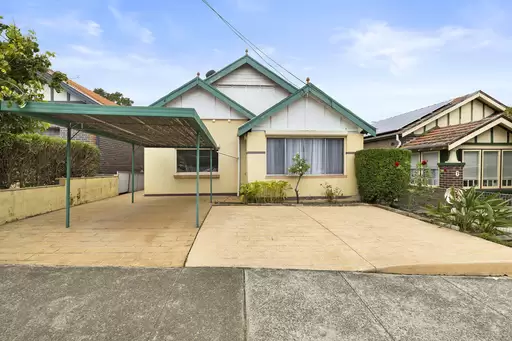 5 King Street, Ashbury Sold by Rich & Oliva