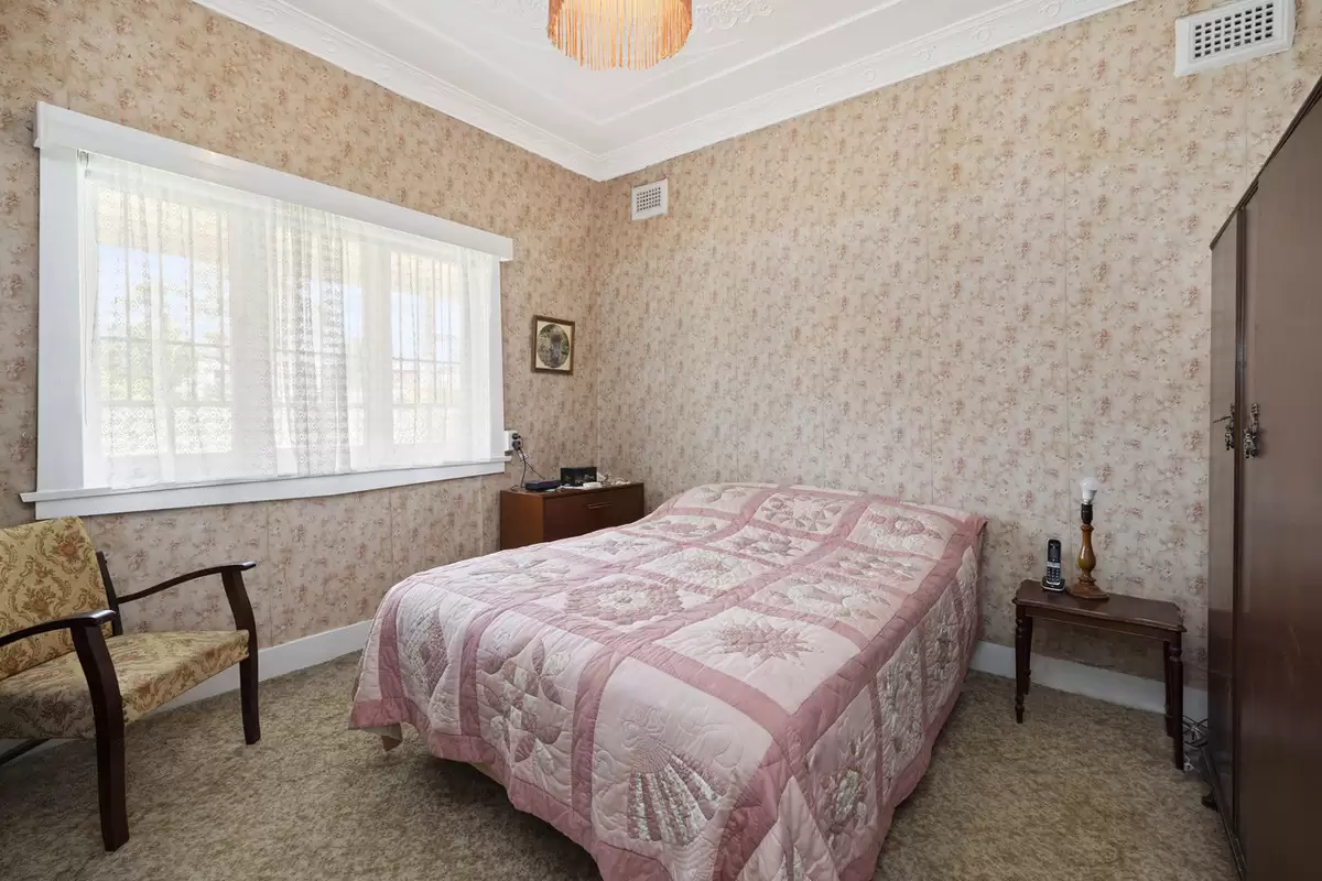 182 Burwood Road, Croydon Park Sold by Rich & Oliva - image 2