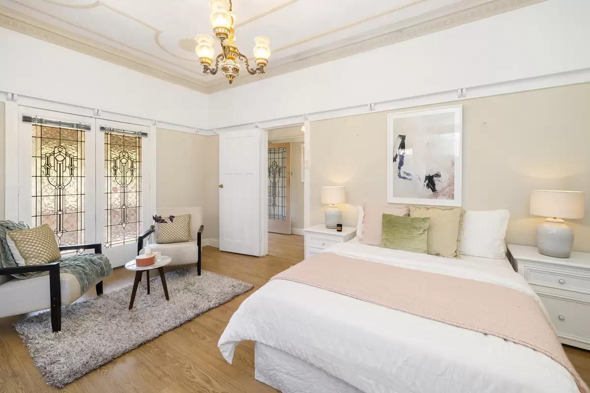 6 Badminton Road, Croydon Sold by Rich & Oliva - image 4