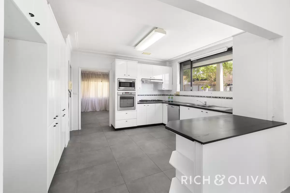 63 Nicholson  Street, Strathfield Leased by Rich & Oliva - image 4