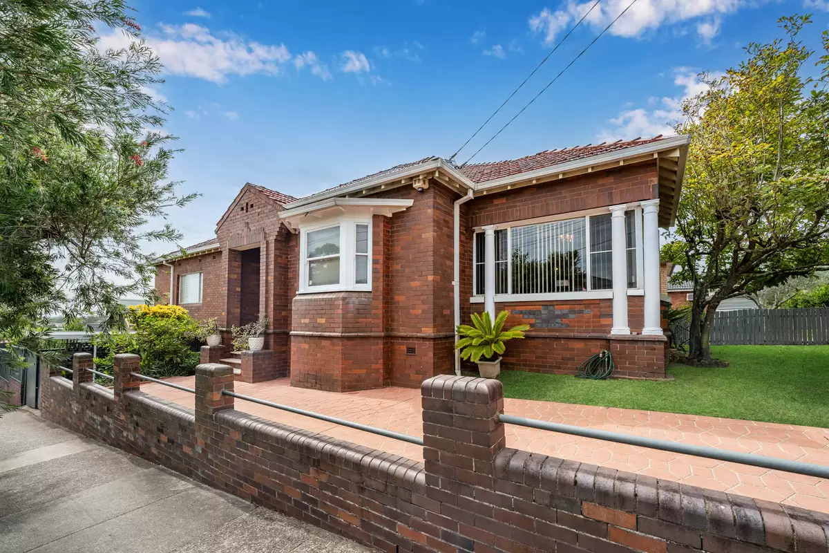 47 Hardy Street, Ashfield Sold by Rich & Oliva - image 2