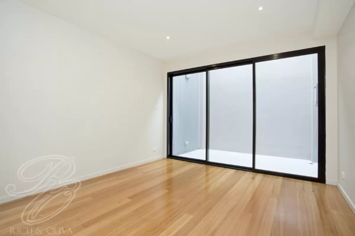 7/4 Blick Parade, Canterbury Leased by Rich & Oliva - image 2
