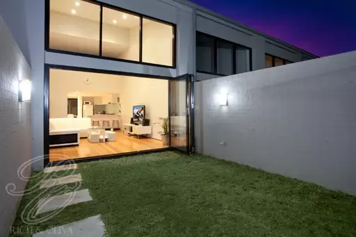 7/4 Blick Parade, Canterbury Leased by Rich & Oliva