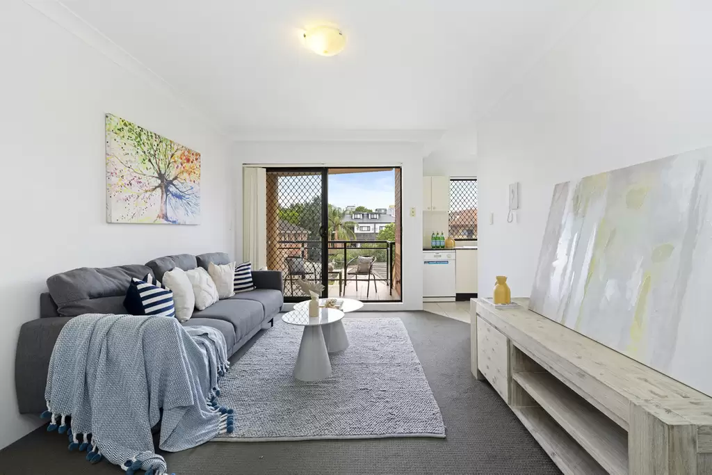 32/1-9 Mt Pleasant Avenue, Burwood Sold by Rich & Oliva