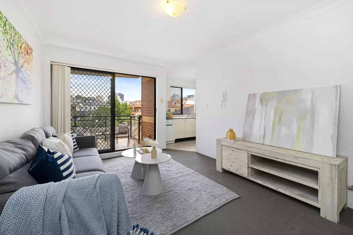 32/1-9 Mt Pleasant Avenue, Burwood Sold by Rich & Oliva - image 2
