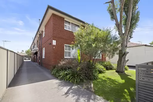 9/9 Jones Street, Croydon Sold by Rich & Oliva