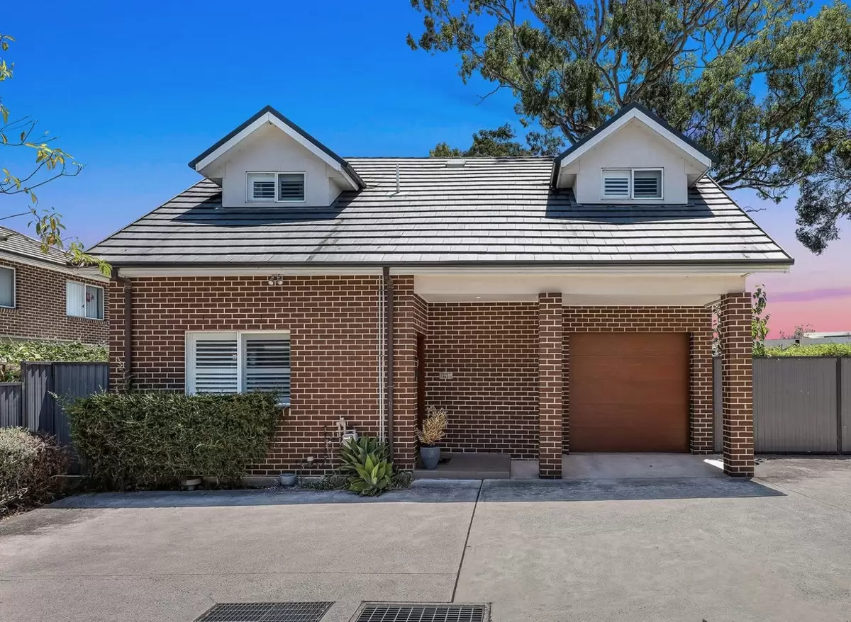 9/2-4 Rawson Road, Greenacre Leased by Rich & Oliva - image 1