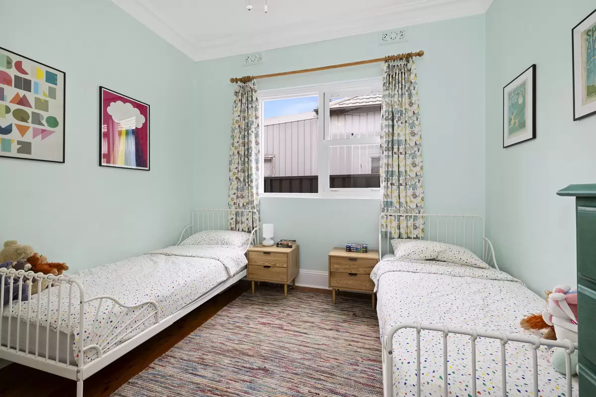 42 Holborow Street, Croydon Sold by Rich & Oliva - image 5