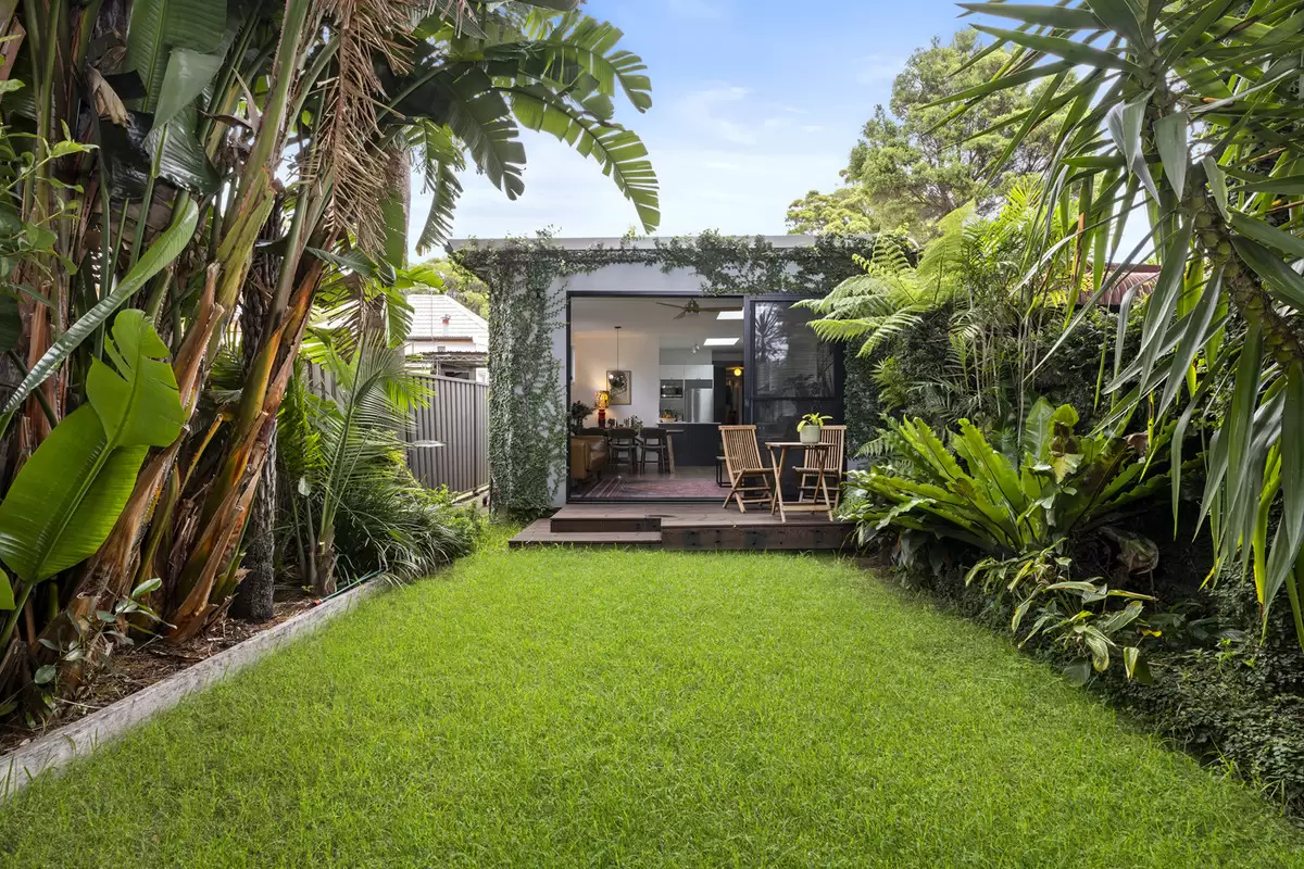 42 Holborow Street, Croydon Sold by Rich & Oliva - image 15