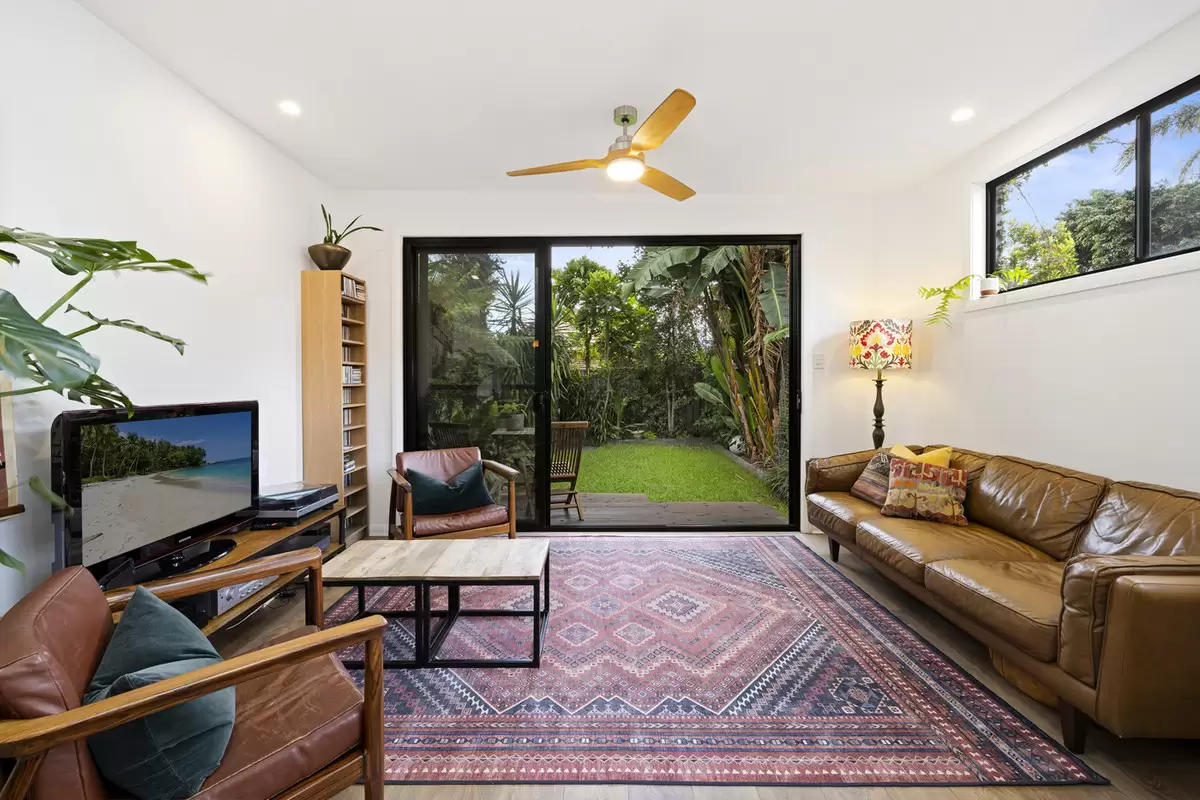 42 Holborow Street, Croydon Sold by Rich & Oliva - image 12