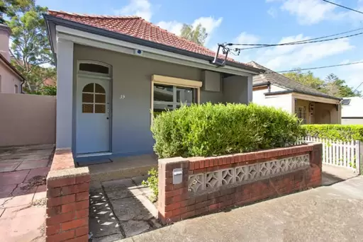 39 Maria Street, Petersham Leased by Rich & Oliva
