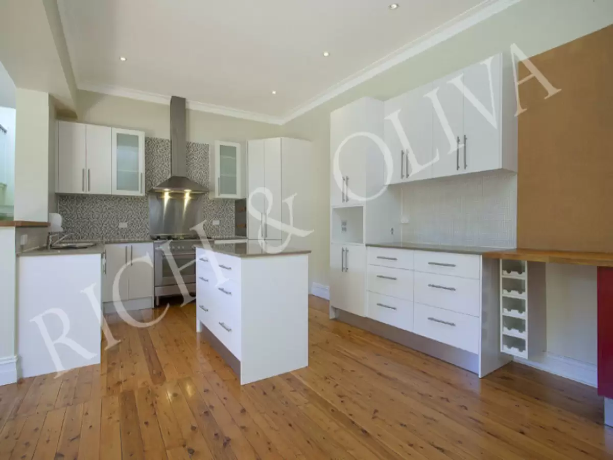 4 Holborow Street, Croydon Leased by Rich & Oliva - image 2