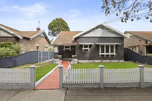30 Roslyn Street, Ashbury For Sale by Rich & Oliva